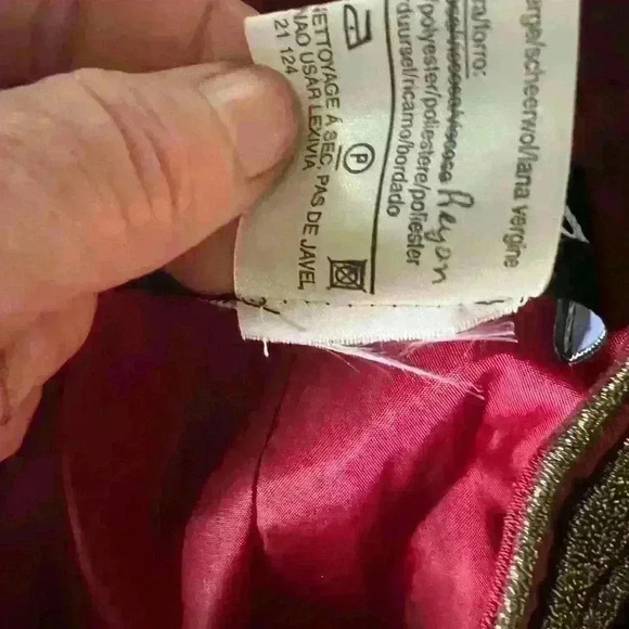 Louis Fe’raud ladies jacket. Size 8. Gorgeous detail on collar and sleeves. - Picture 8 of 11